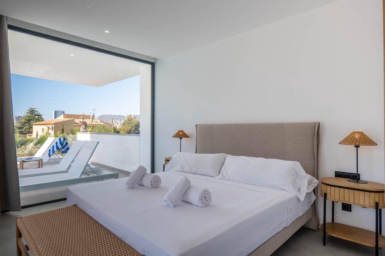 Chalet de 4 habitaciones en Calpe / Calp en venta con piscina - 1.290.000 € (Ref: 6327883)