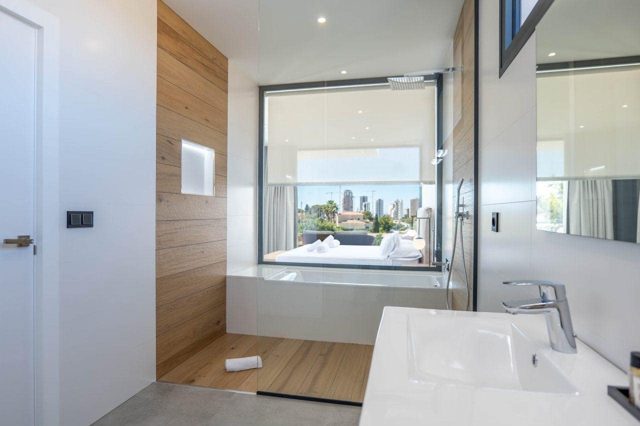 Chalet de 4 habitaciones en Calpe / Calp en venta con piscina - 1.290.000 € (Ref: 6327883)