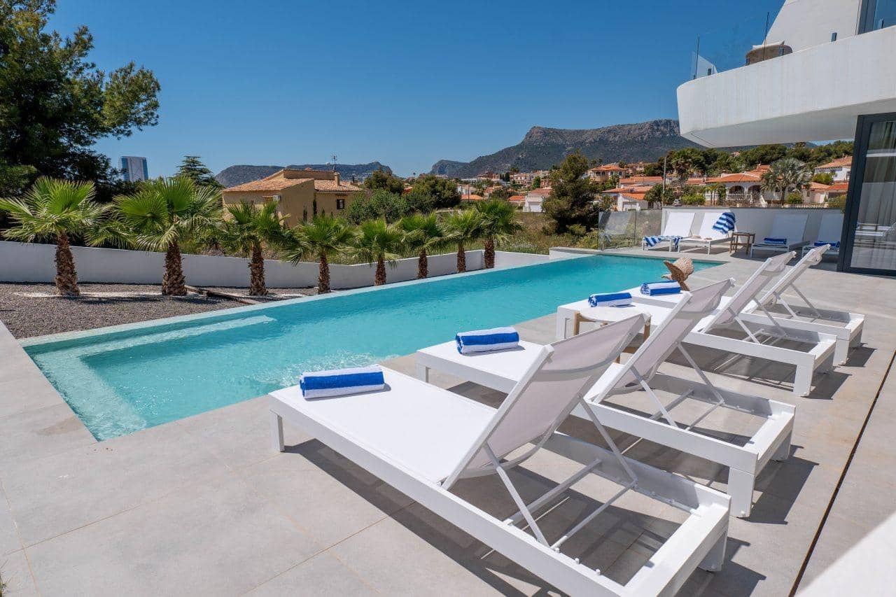 Chalet de 4 habitaciones en Calpe / Calp en venta con piscina - 1.290.000 € (Ref: 6327883)