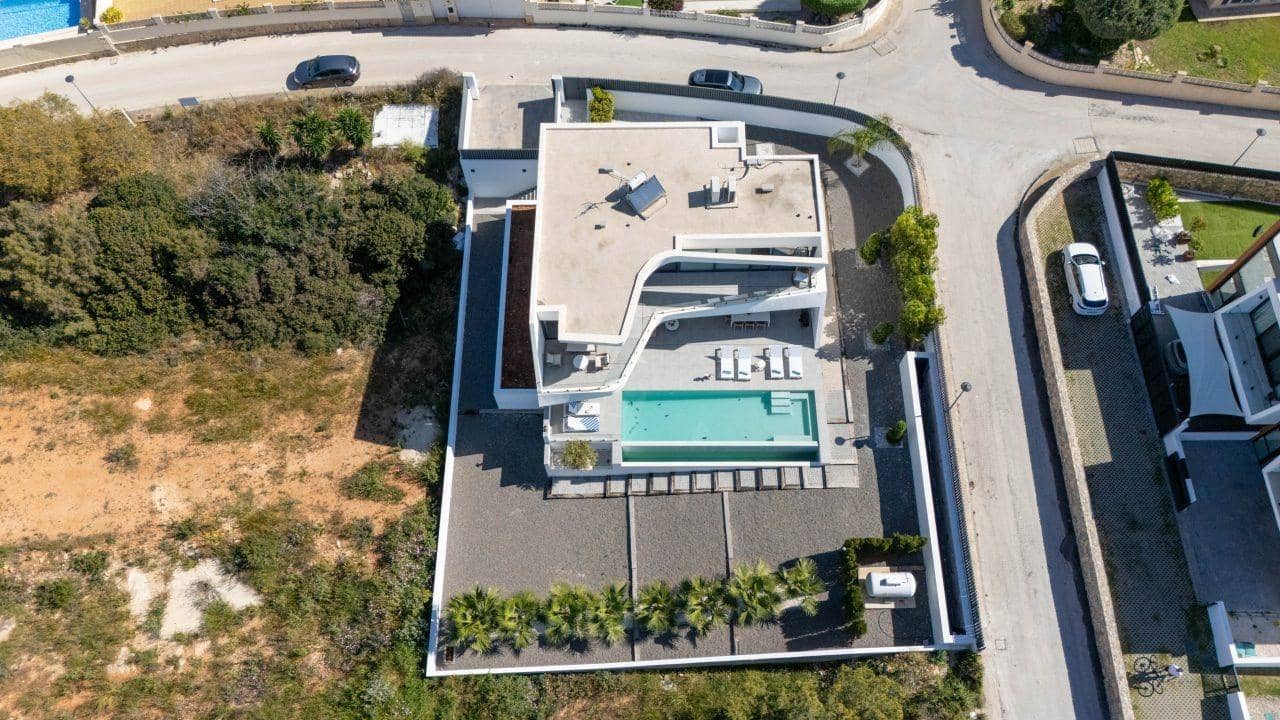 Chalet de 4 habitaciones en Calpe / Calp en venta con piscina - 1.290.000 € (Ref: 6327883)