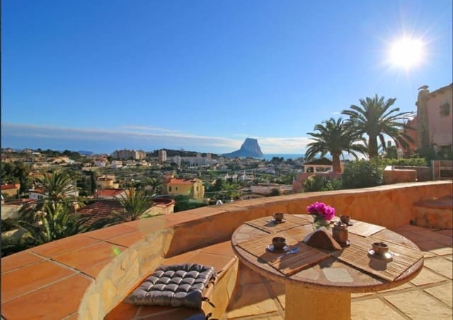 6 bedroom Villa for sale in Canuta, Calpe / Calp with pool garage - € 845,000 (Ref: 6876138)