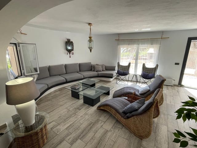 6 bedroom Villa for sale in Canuta, Calpe / Calp with pool garage - € 845,000 (Ref: 6876138)