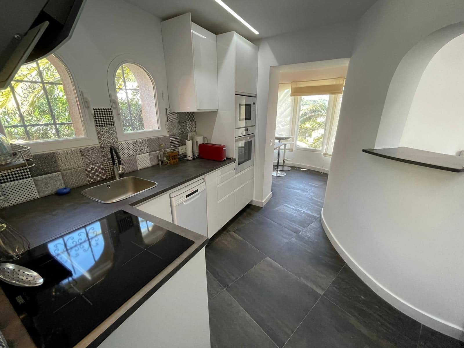 6 soverom Villa til salgs i Calpe / Calp med svømmebasseng garasje - € 845 000 (Ref: 6876138)