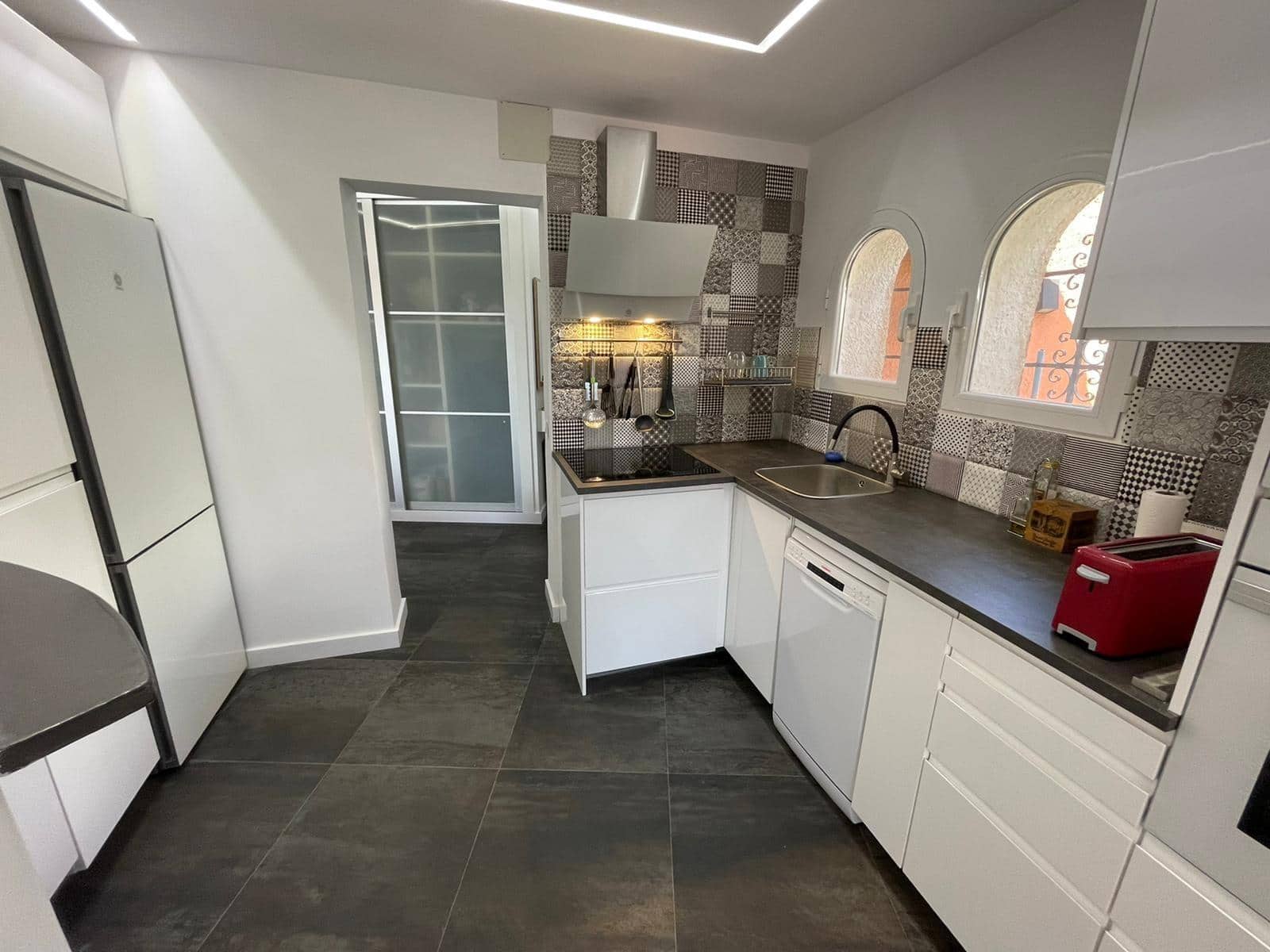 6 soverom Villa til salgs i Calpe / Calp med svømmebasseng garasje - € 845 000 (Ref: 6876138)