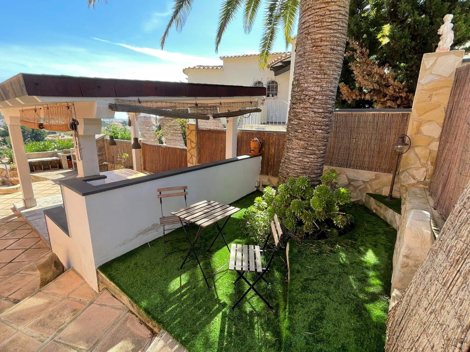 6 soverom Villa til salgs i Calpe / Calp med svømmebasseng garasje - € 845 000 (Ref: 6876138)