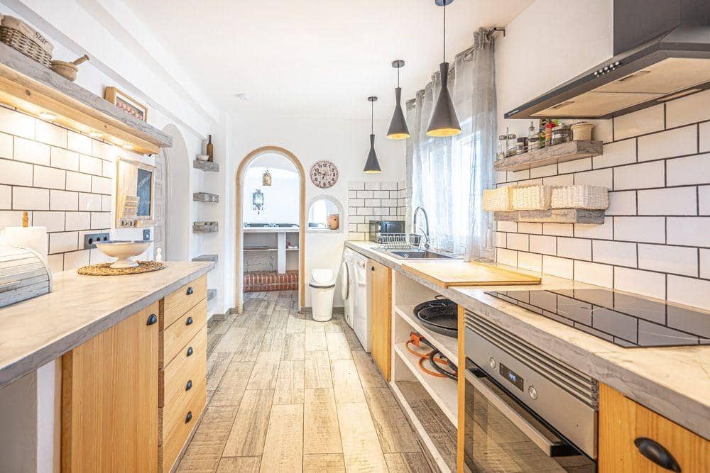 6 bedroom Villa for sale in Calpe / Calp with pool garage - € 845,000 (Ref: 6876138)