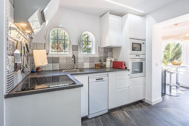 6 slaapkamer Villa te koop in Canuta, Calpe / Calp met zwembad garage - € 845.000 (Ref: 6876138)