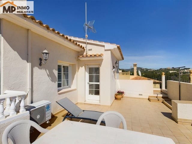 5 bedroom Villa for sale in Calpe / Calp with pool garage - € 740,000 (Ref: 8104037)