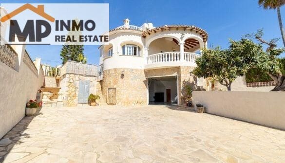 5 bedroom Villa for sale in Calpe / Calp with pool garage - € 740,000 (Ref: 8104037)