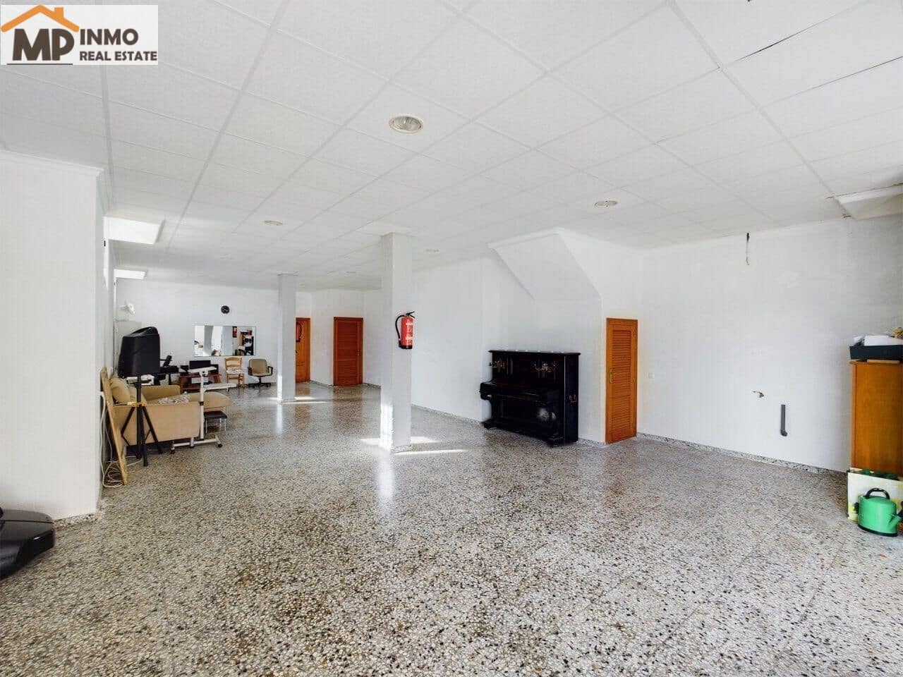 5 bedroom Villa for sale in Calpe / Calp with pool garage - € 740,000 (Ref: 8104037)