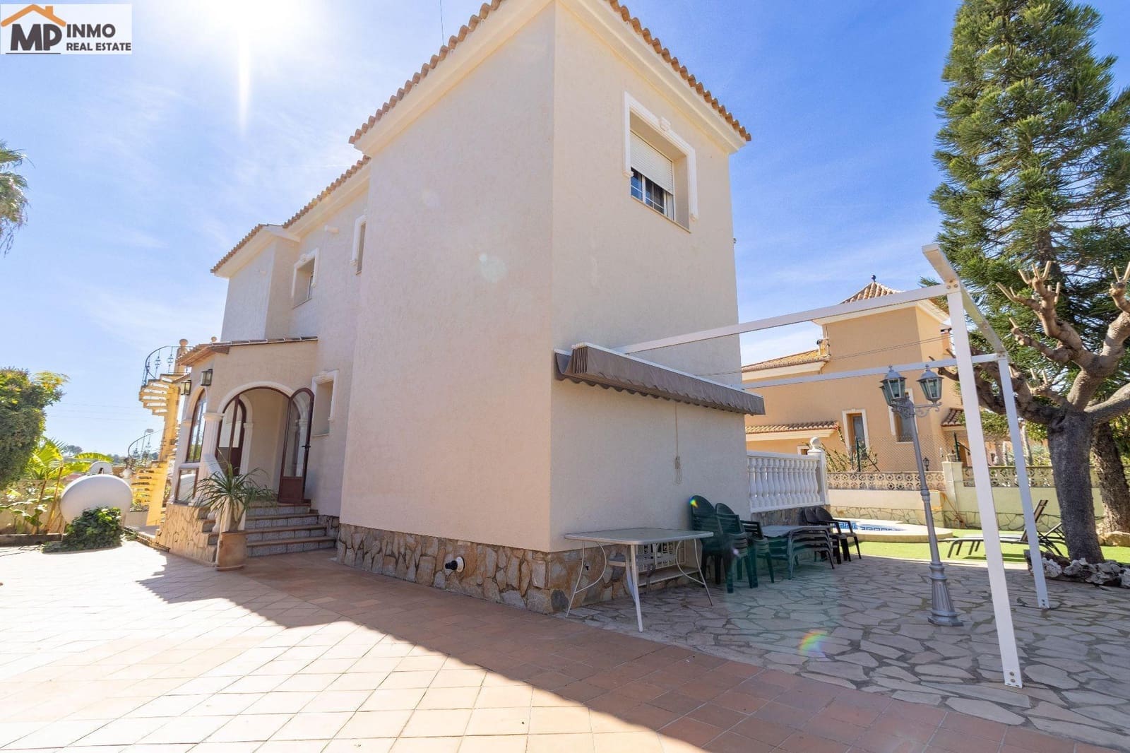 5 bedroom Villa for sale in Calpe / Calp with pool garage - € 740,000 (Ref: 8104037)