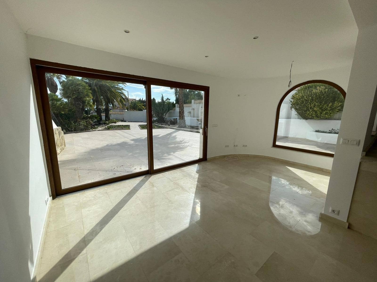 4 bedroom Villa for sale in Calpe / Calp with garage - € 985,000 (Ref: 8534195)