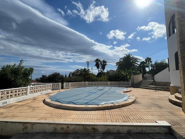 4 bedroom Villa for sale in Cometa - Carrió, Calpe / Calp with garage - € 985,000 (Ref: 8534195)