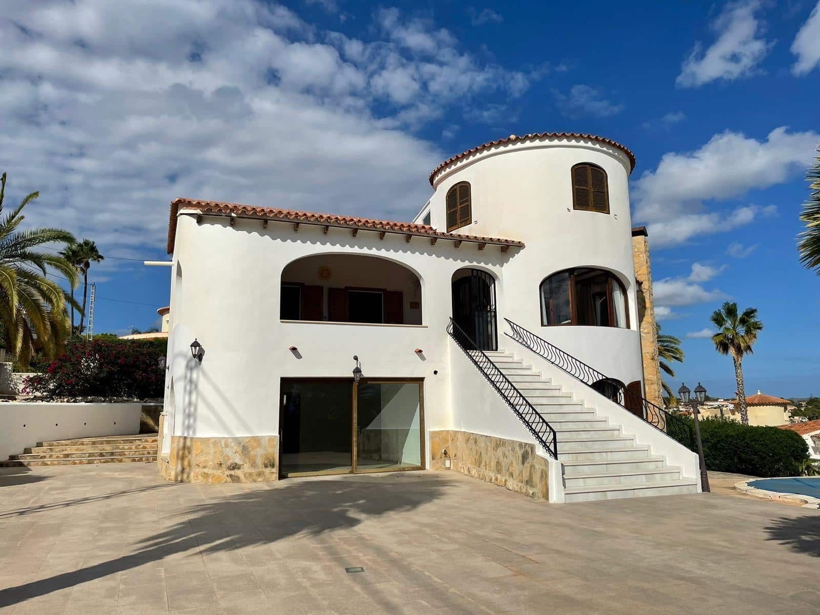 4 bedroom Villa for sale in Calpe / Calp with garage - € 985,000 (Ref: 8534195)