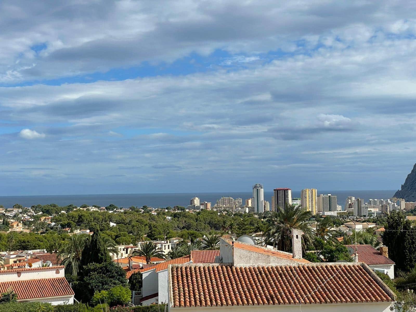 4 bedroom Villa for sale in Calpe / Calp with garage - € 985,000 (Ref: 8534195)