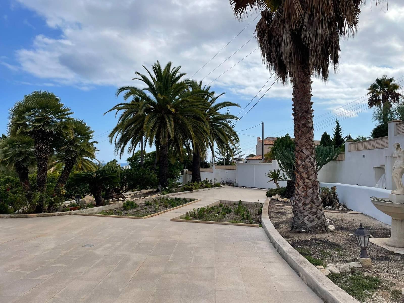 4 bedroom Villa for sale in Calpe / Calp with garage - € 985,000 (Ref: 8534195)