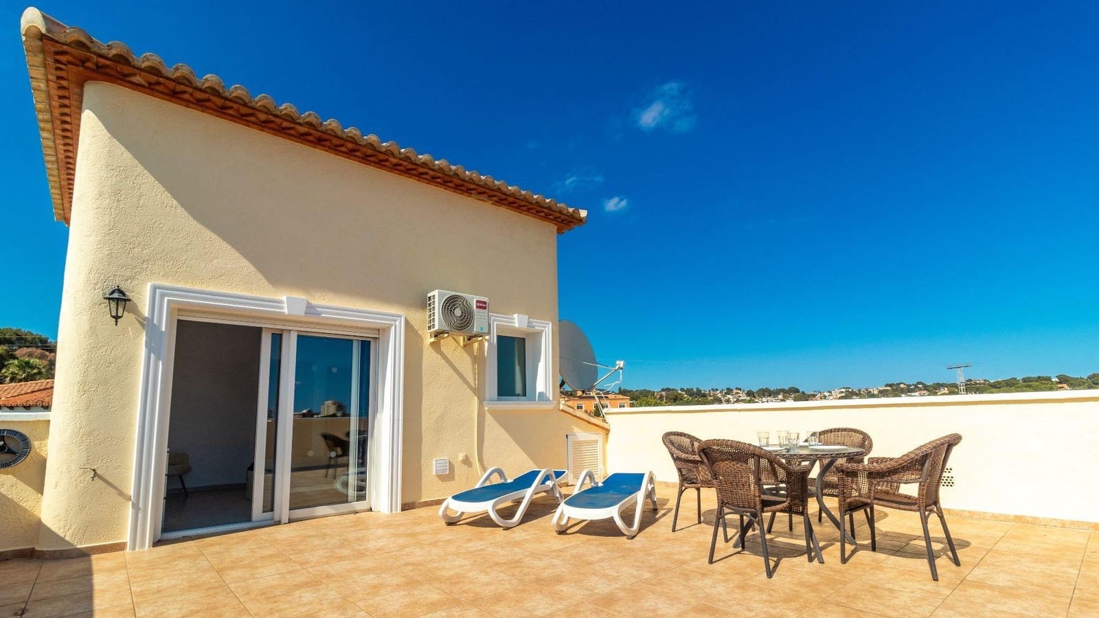 Chalet de 3 habitaciones en Calpe / Calp en venta con piscina garaje - 725.000 € (Ref: 8565151)