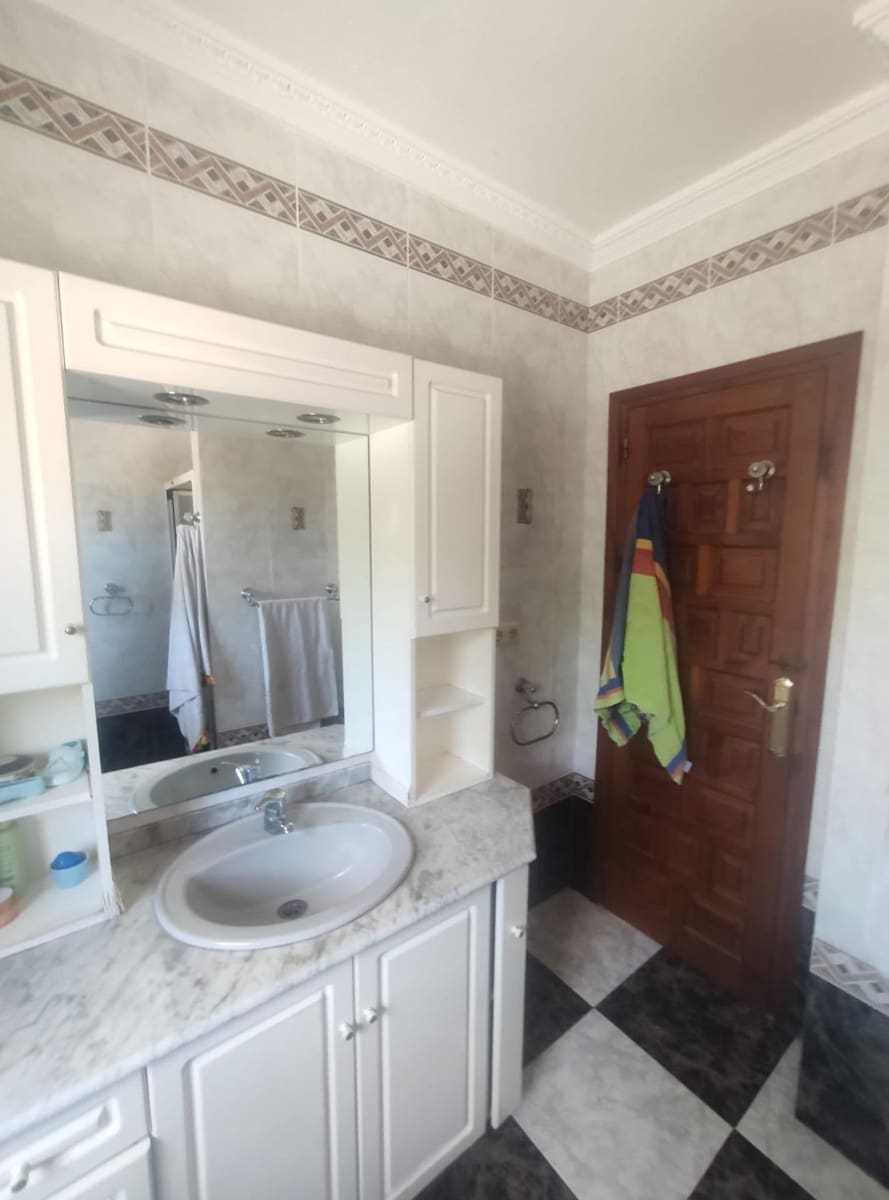 4 bedroom Villa for sale in Calpe / Calp with pool - € 490,000 (Ref: 8582223)