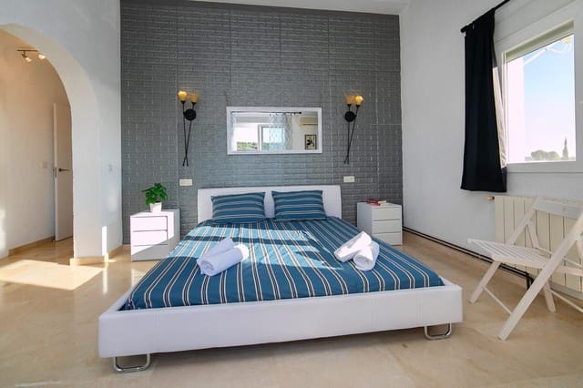 6 soverom Villa til salgs i Moraira, Teulada-Moraira med svømmebasseng garasje - € 799 000 (Ref: 8634751)