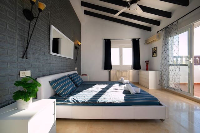 6 soverom Villa til salgs i Moraira, Teulada-Moraira med svømmebasseng garasje - € 799 000 (Ref: 8634751)