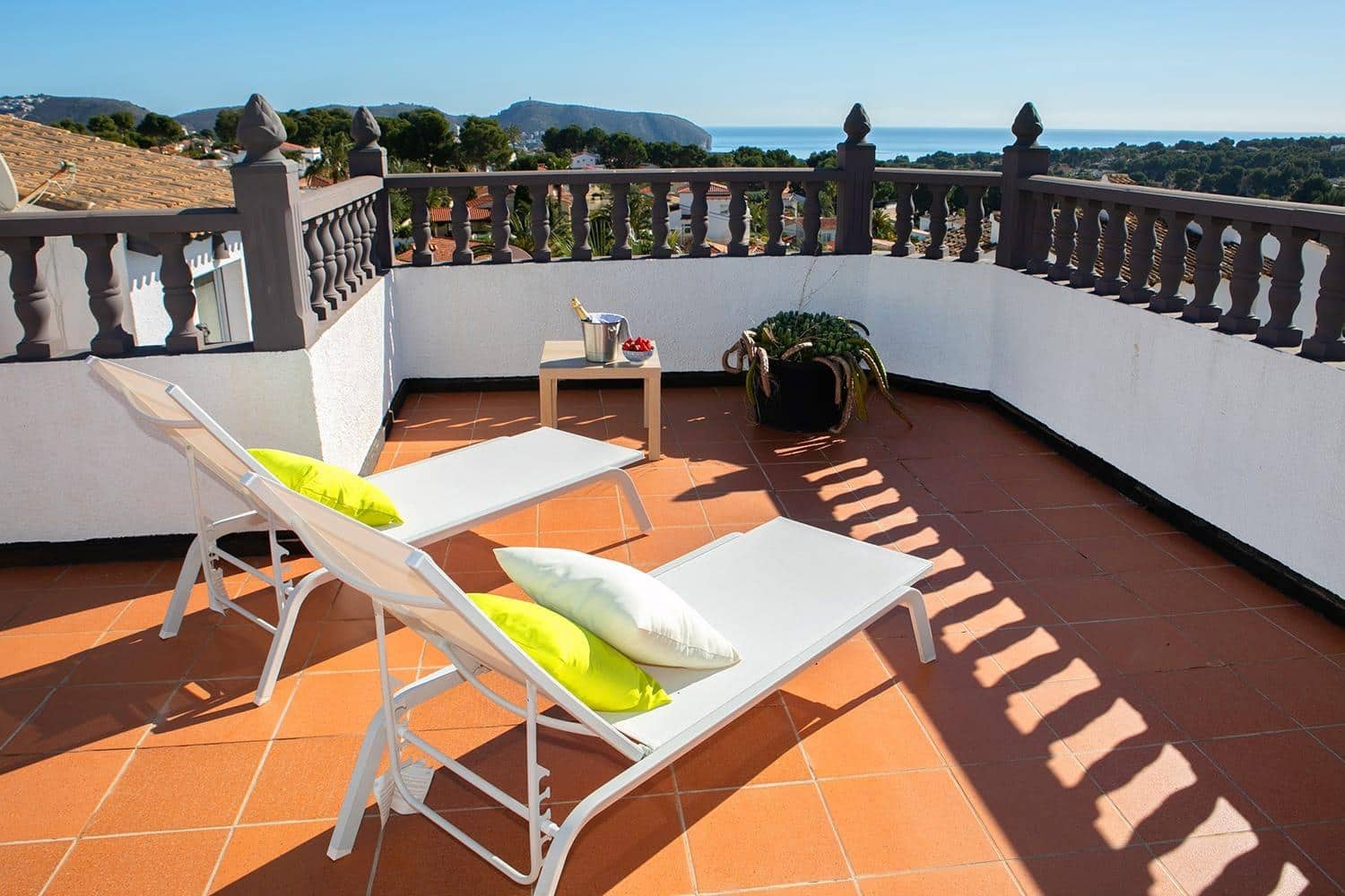 6 soverom Villa til salgs i Moraira med svømmebasseng garasje - € 799 000 (Ref: 8634751)