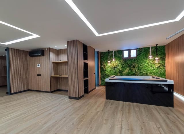 4 chambre Villa/Maison à vendre à Calpe / Calp avec piscine garage - 2 520 000 € (Ref: 8682632)