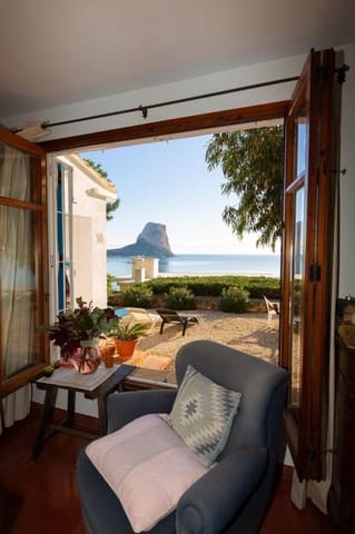 5 makuuhuone Huvila myytävänä paikassa Calpe / Calp mukana 
autotalli - 2 400 000 € (Ref: 8801864)