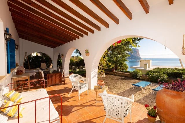 5 makuuhuone Huvila myytävänä paikassa Calpe / Calp mukana 
autotalli - 2 400 000 € (Ref: 8801864)