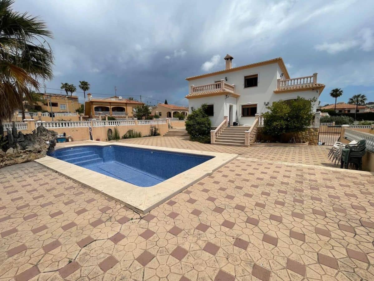 6 soveværelse Villa til salg i Calpe / Calp - € 1.200.000 (Ref: 8801874)
