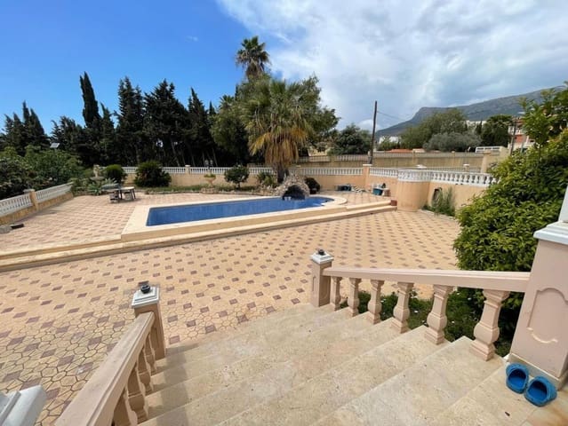 6 soveværelse Villa til salg i Calpe / Calp - € 1.200.000 (Ref: 8801874)