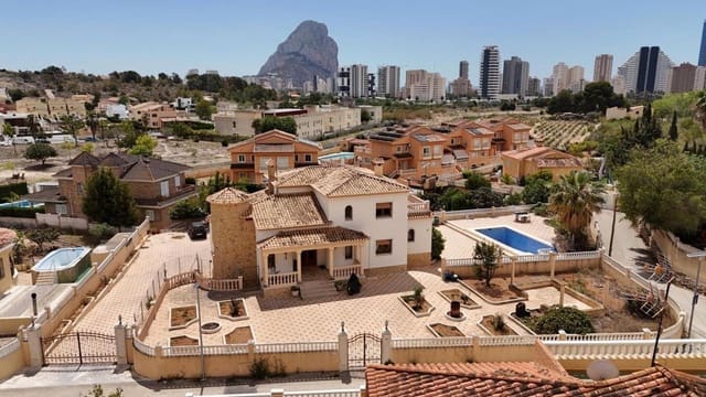 6 soveværelse Villa til salg i Calpe / Calp - € 1.200.000 (Ref: 8801874)