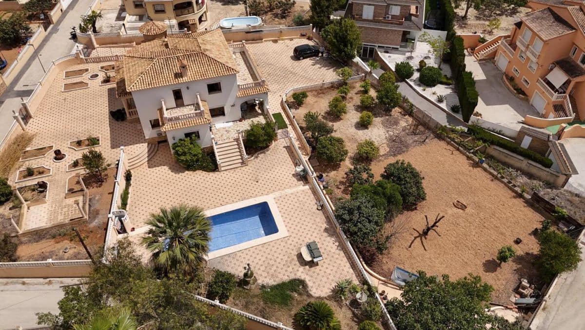 6 soveværelse Villa til salg i Calpe / Calp - € 1.200.000 (Ref: 8801874)