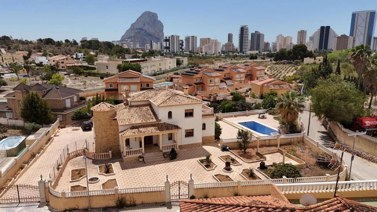 6 soveværelse Villa til salg i Calpe / Calp - € 1.200.000 (Ref: 8801874)