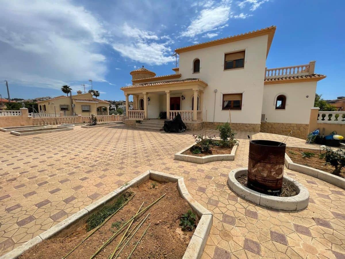 6 soveværelse Villa til salg i Calpe / Calp - € 1.200.000 (Ref: 8801874)