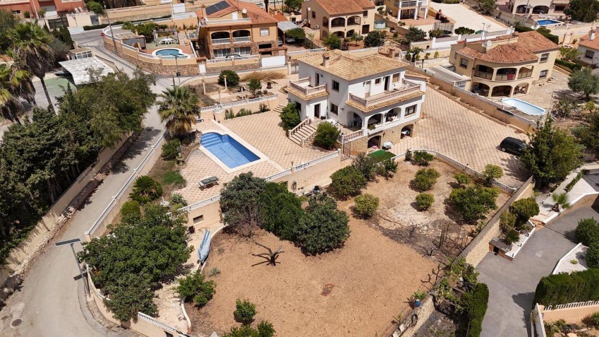 6 soveværelse Villa til salg i Calpe / Calp - € 1.200.000 (Ref: 8801874)