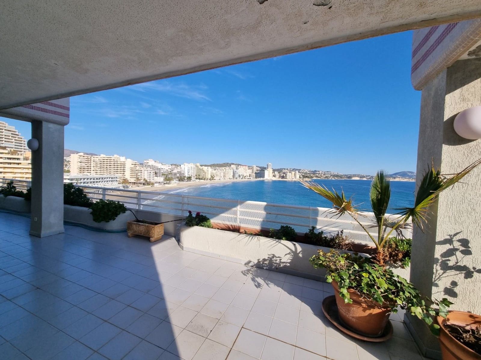 2 bedroom Apartment for sale in Calpe / Calp with pool garage - € 1,600,000 (Ref: 8801876)