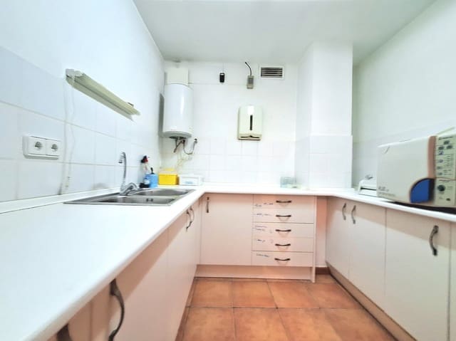 Commercial for sale in Calpe / Calp - € 180,000 (Ref: 8801896)