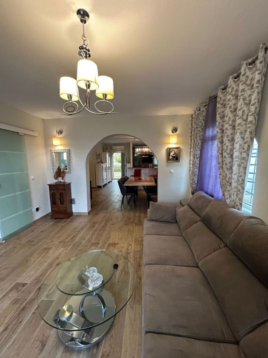 3 bedroom Villa for sale in Calpe / Calp with pool - € 575,000 (Ref: 8801900)