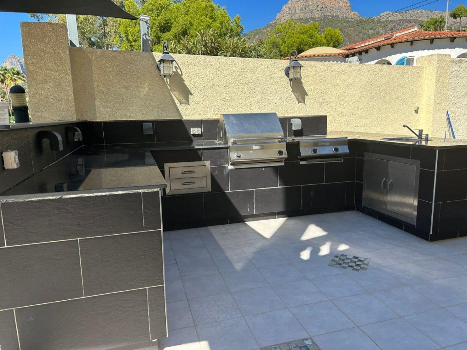3 bedroom Villa for sale in Calpe / Calp with pool - € 575,000 (Ref: 8801900)