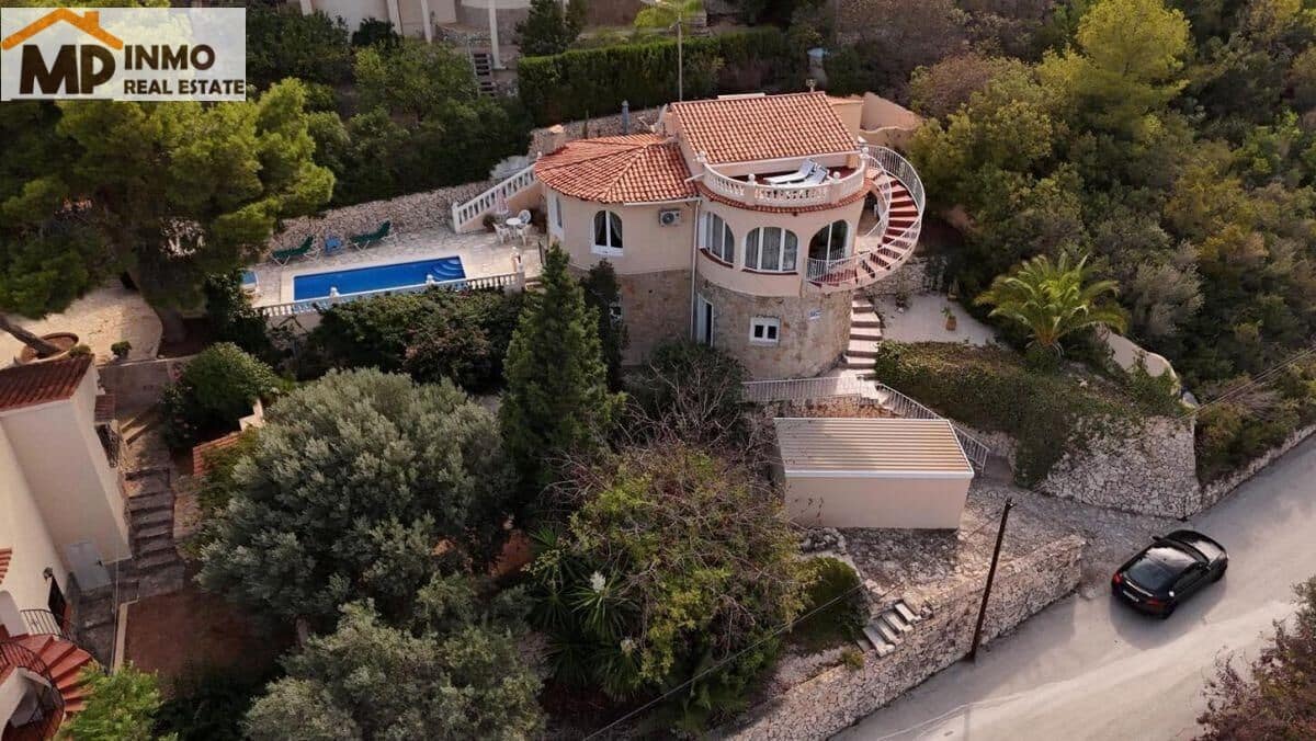 3 makuuhuone Huvila myytävänä paikassa Calpe / Calp mukana uima-altaan 
autotalli - 460 000 € (Ref: 9085468)