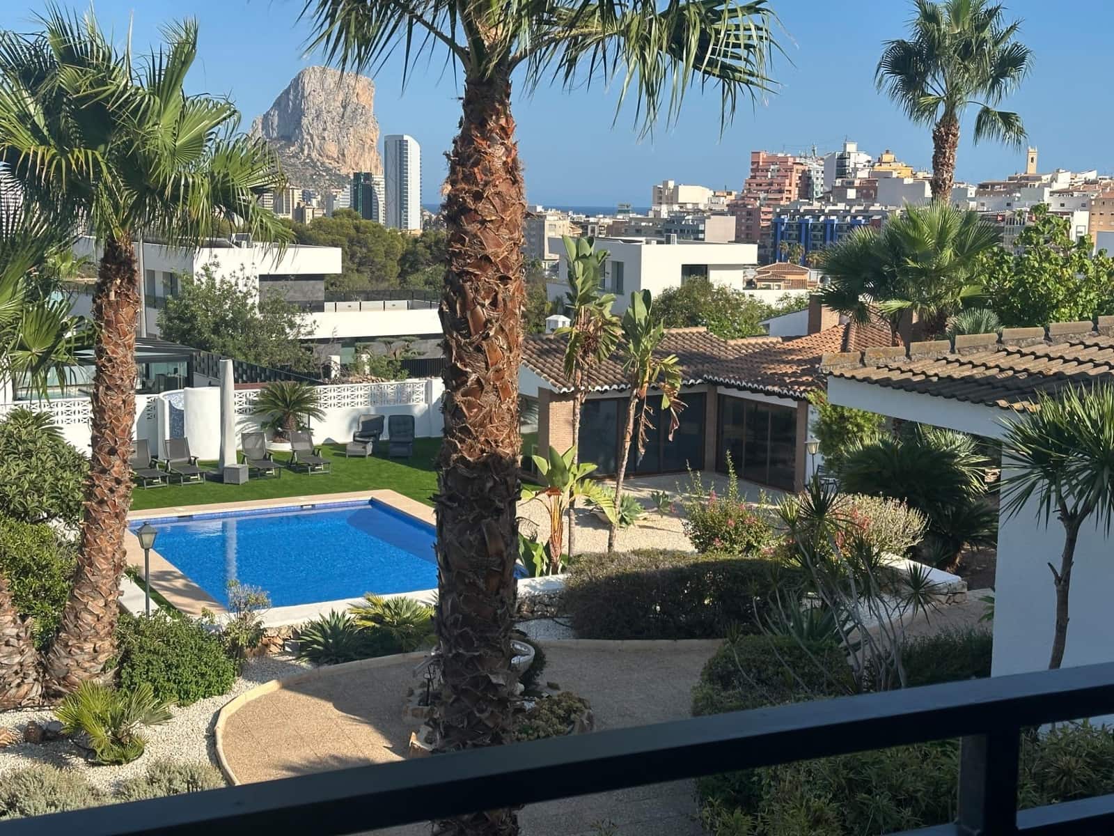 5 bedroom Villa for sale in Calpe / Calp with pool garage - € 1,650,000 (Ref: 9206672)