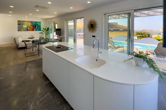 4 quarto Moradia para venda em Calpe / Calp com piscina garagem - 1 370 000 € (Ref: 9468603)