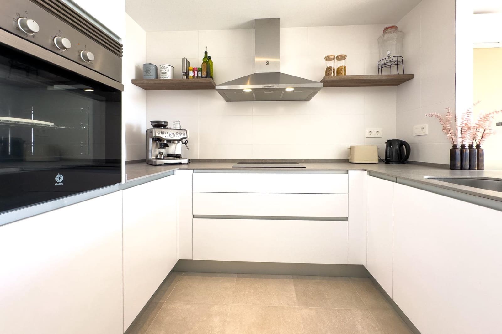 2 bedroom Apartment for sale in Calpe / Calp - € 379,500 (Ref: 9468604)