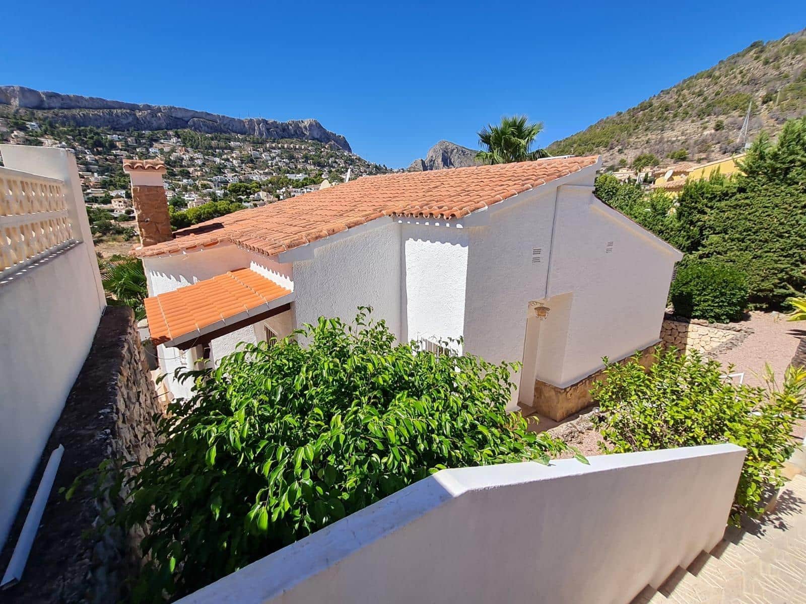 Chalet de 3 habitaciones en Calpe / Calp en venta con piscina garaje - 495.000 € (Ref: 9468605)