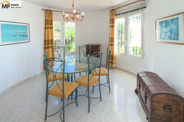 4 soveværelse Villa til salg i Benissa med swimmingpool - € 650.000 (Ref: 9562075)