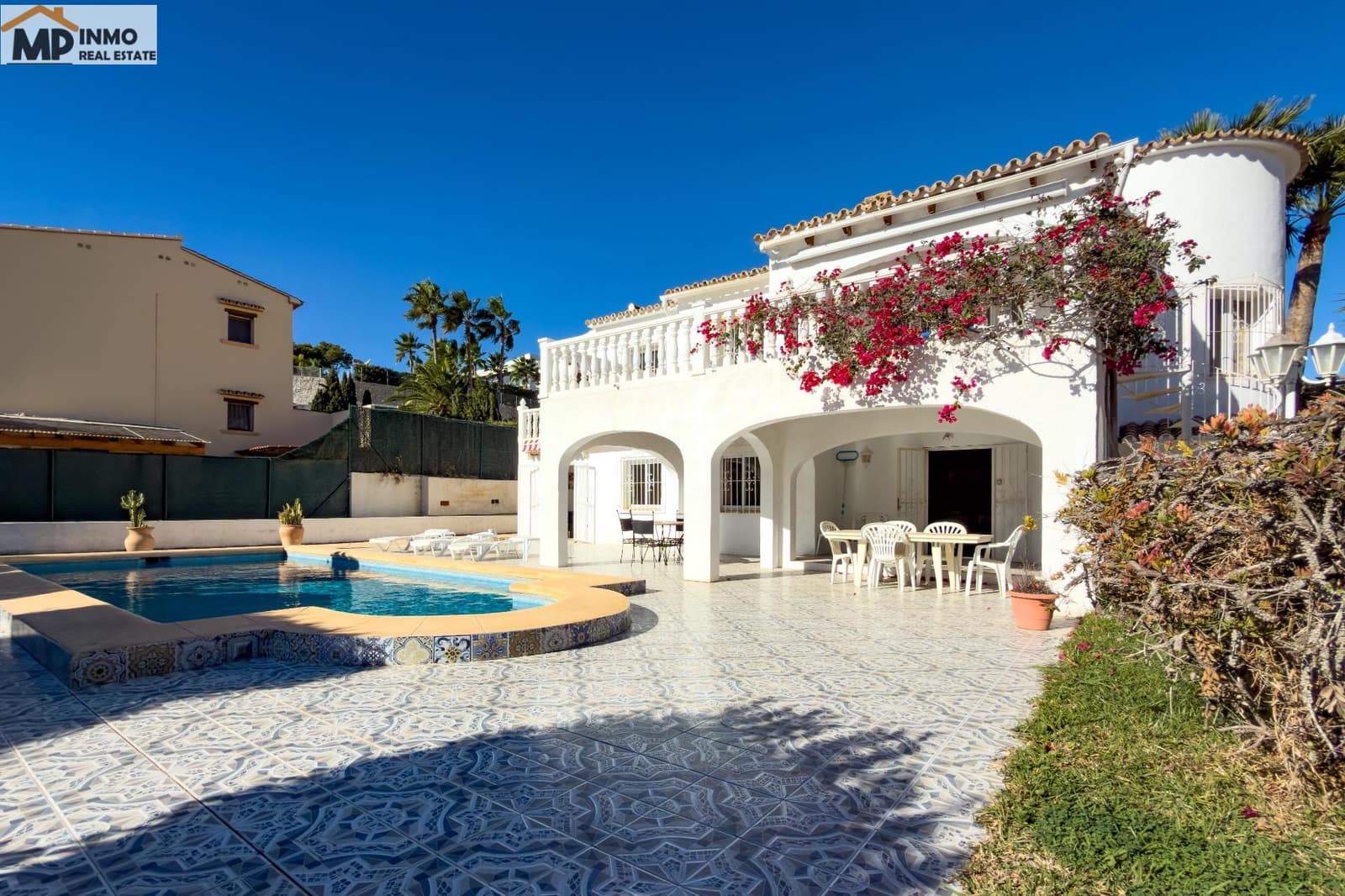 4 soveværelse Villa til salg i Benissa med swimmingpool - € 650.000 (Ref: 9562075)