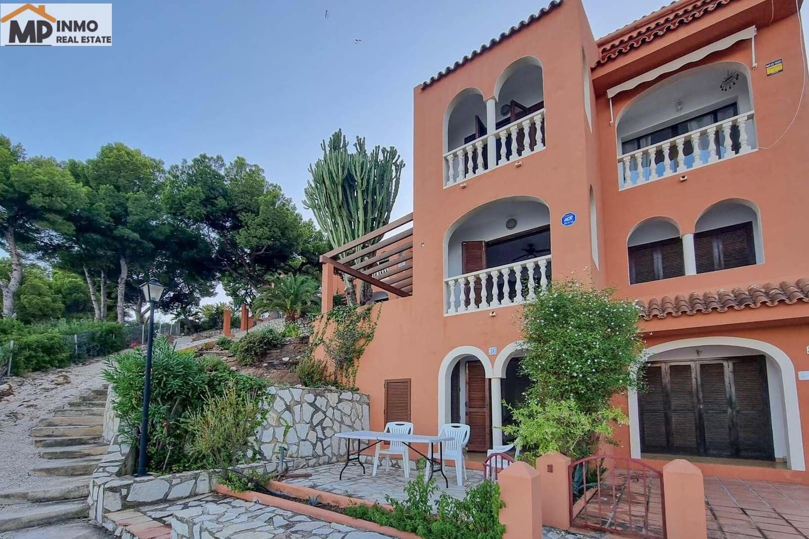 3 makuuhuone Bungalow myytävänä paikassa Calpe / Calp mukana uima-altaan - 499 000 € (Ref: 9630313)