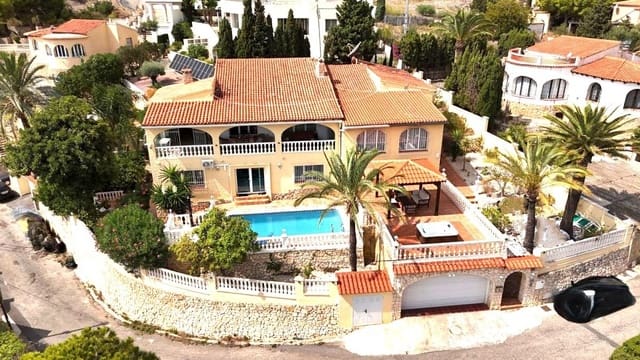 6 bedroom Villa for sale in Maryvilla, Calpe / Calp with pool garage - € 890,000 (Ref: 9630318)
