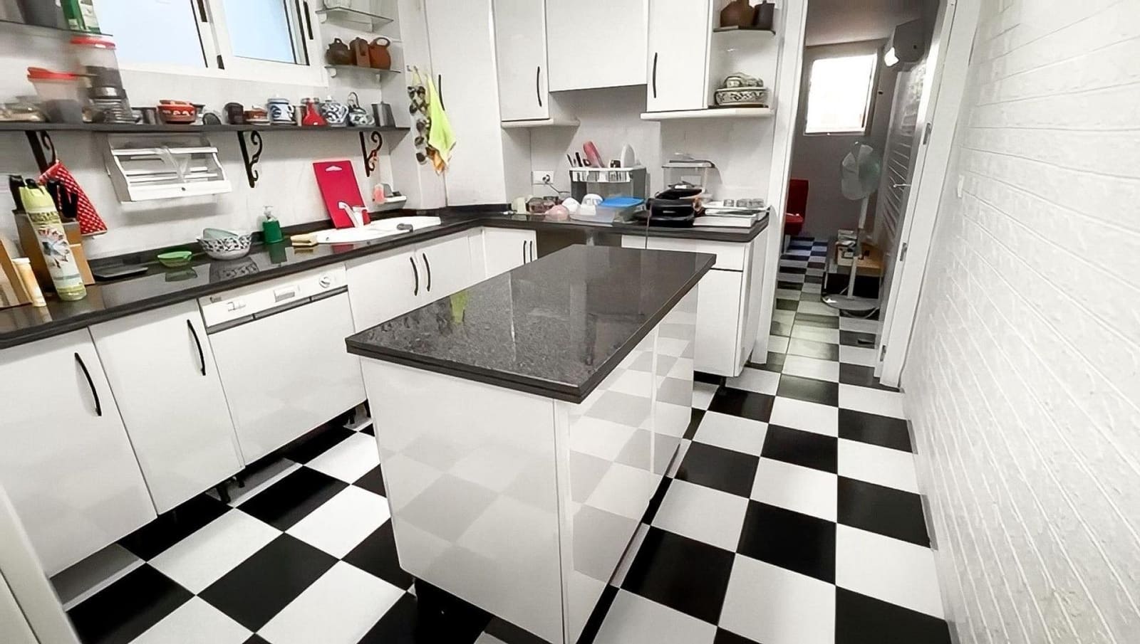 6 bedroom Villa for sale in Calpe / Calp with pool garage - € 890,000 (Ref: 9630318)