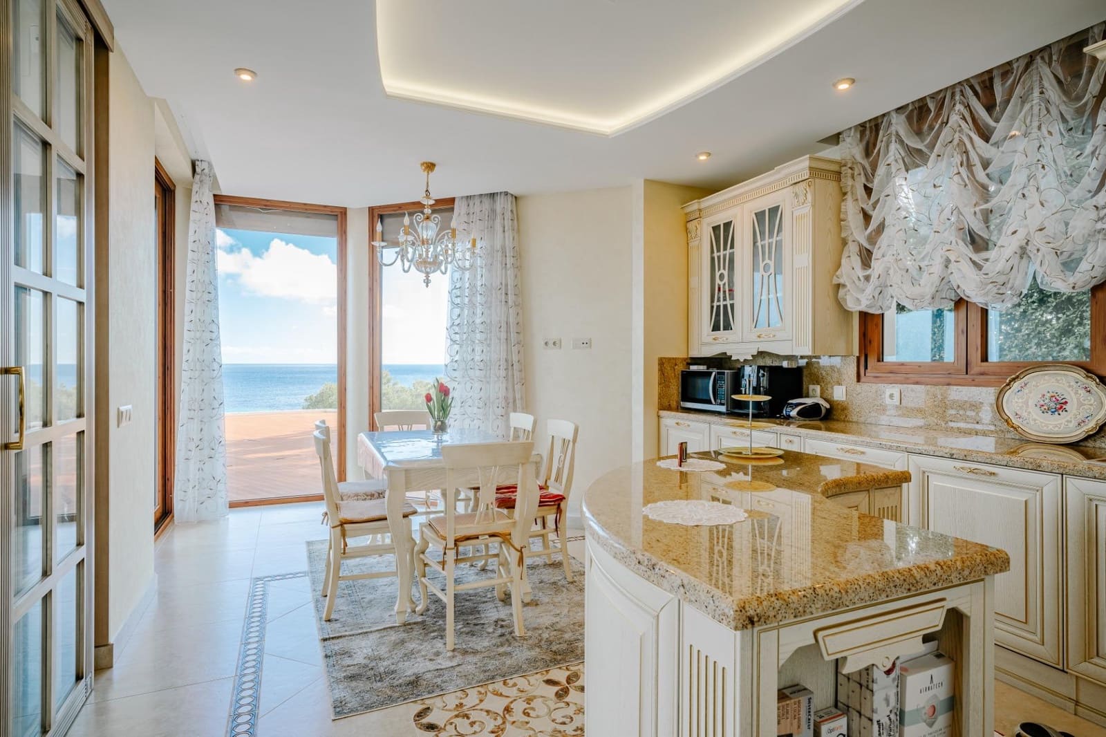 Chalet de 6 habitaciones en Calpe / Calp en venta con piscina garaje - 4.200.000 € (Ref: 9630324)